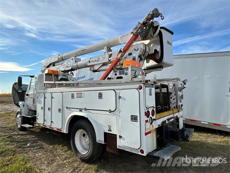 International A0445 45 ft on International 4400 4x2 Cable Placer Auto košare