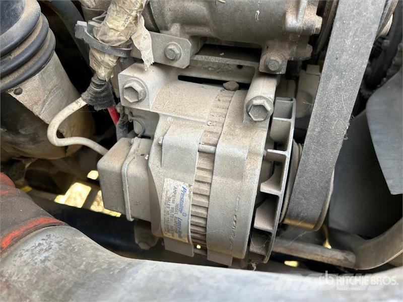 International A0445 45 ft on International 4400 4x2 Cable Placer Auto košare