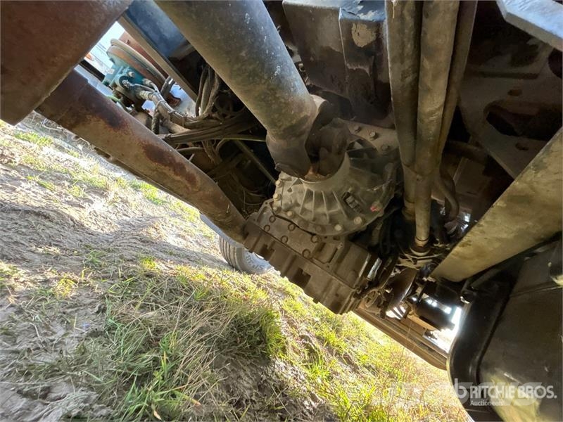 International A0445 45 ft on International 4400 4x2 Cable Placer Auto košare