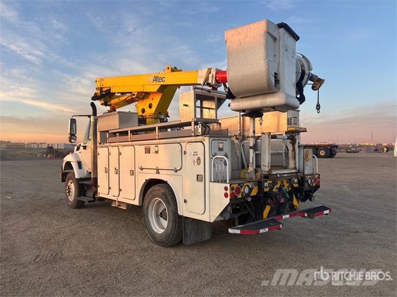International Altec TA41M 40 ft on International 7400 4x2 Bucke Truck & Van mounted aerial platforms