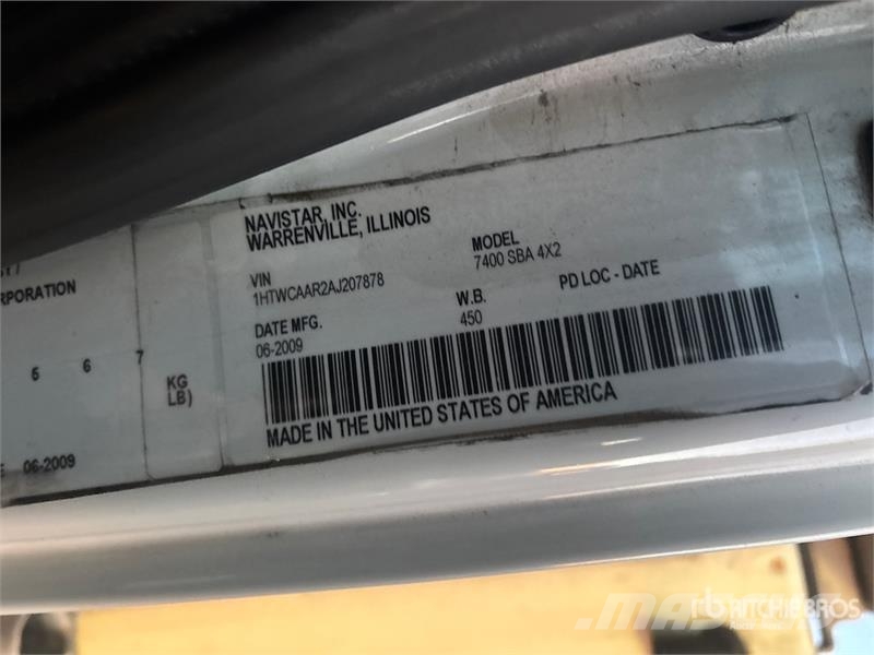 International Altec TA41M 40 ft on International 7400 4x2 Bucke Truck & Van mounted aerial platforms