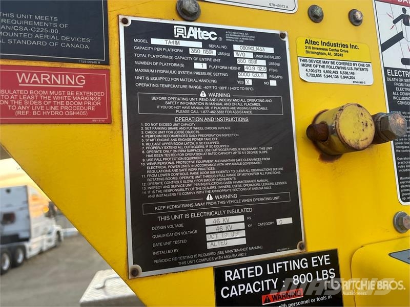 International Altec TA41M 40 ft on International 7400 4x2 Bucke Truck & Van mounted aerial platforms