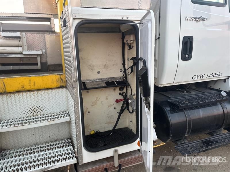 International Altec TA41M 40 ft on International 7400 4x2 Bucke Truck & Van mounted aerial platforms