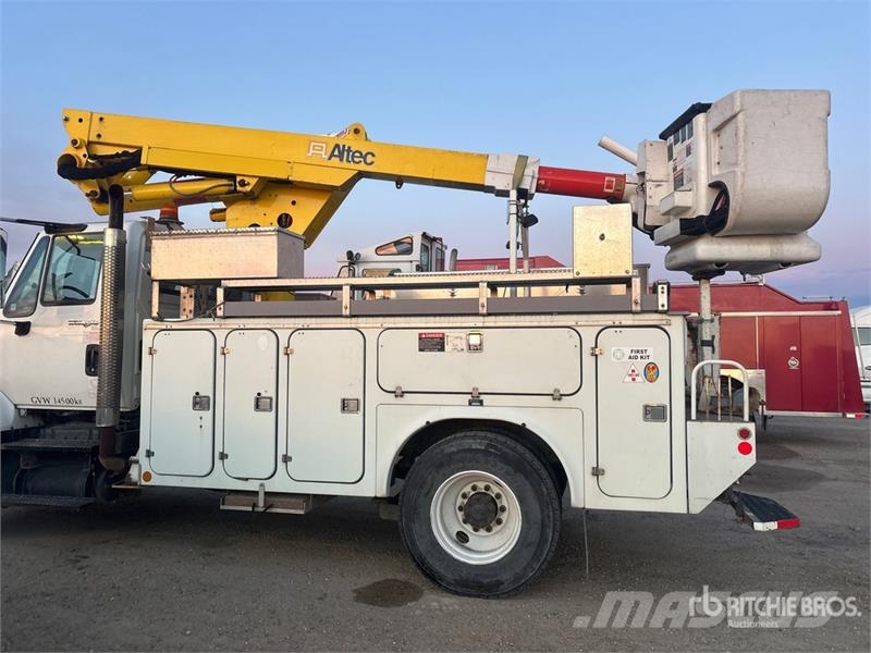 International Altec TA41M 40 ft on International 7400 4x2 Bucke Truck & Van mounted aerial platforms