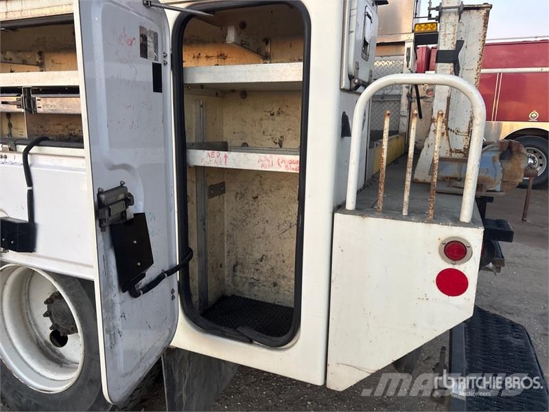 International Altec TA41M 40 ft on International 7400 4x2 Bucke Truck & Van mounted aerial platforms