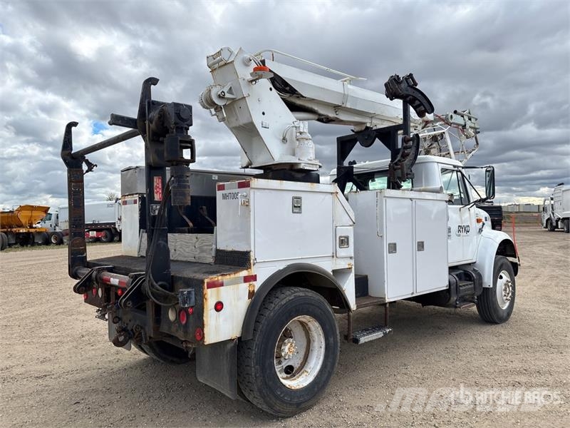 International AP45 45 ft on International 4700 4x2 Bucket Truck Billyftar