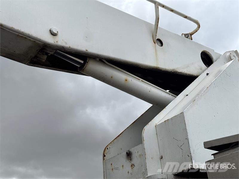 International AP45 45 ft on International 4700 4x2 Bucket Truck Billyftar