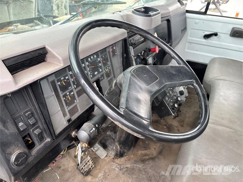 International AP45 45 ft on International 4700 4x2 Bucket Truck Billyftar