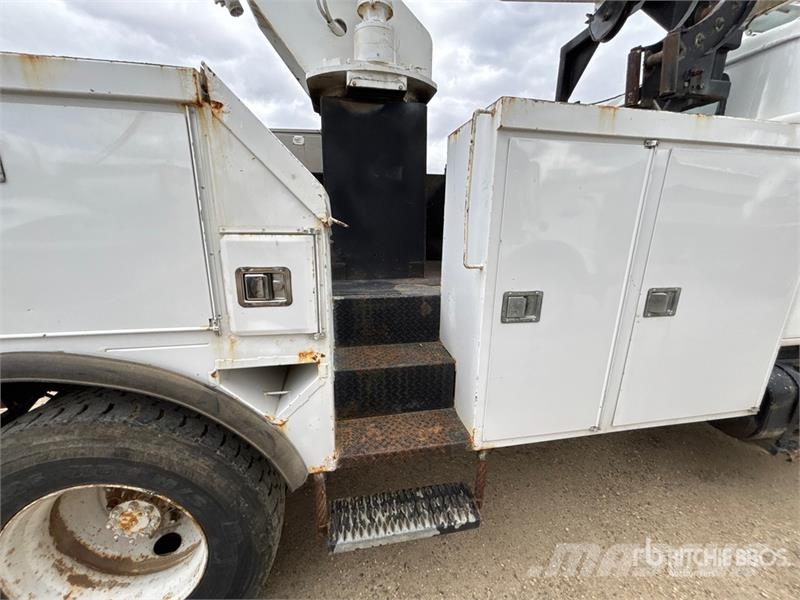 International AP45 45 ft on International 4700 4x2 Bucket Truck Billyftar