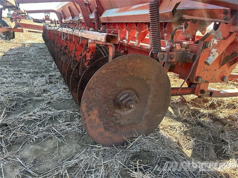 International Discall 18 ft Seed Drill Perfuradoras