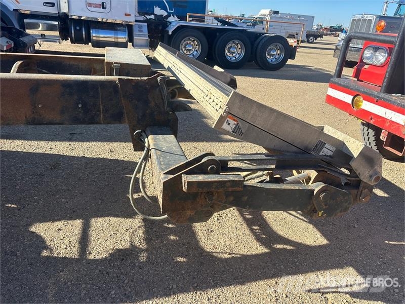 International DuraStar 4300 4x2 Cab and Chassis Cabines