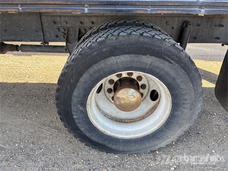 International DuraStar 4400 4x2 Van Truck Каросерии