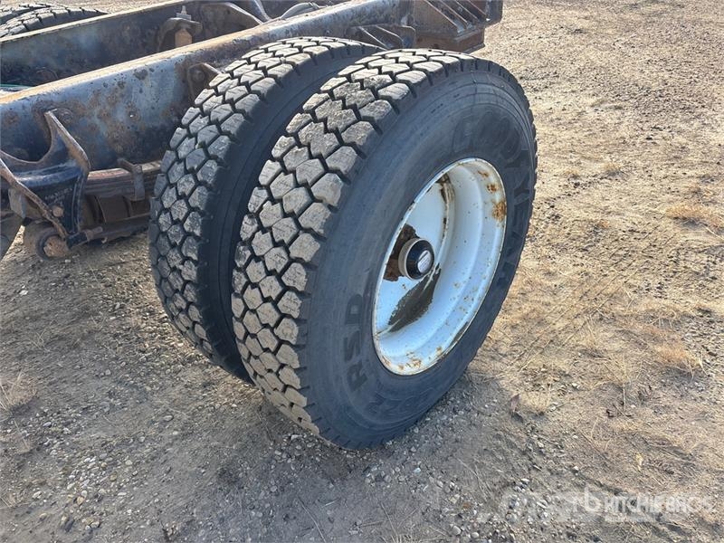 International DuraStar 4400 4x2 Cab and Chassis (Inoperable) Kabine i unutrašnjost