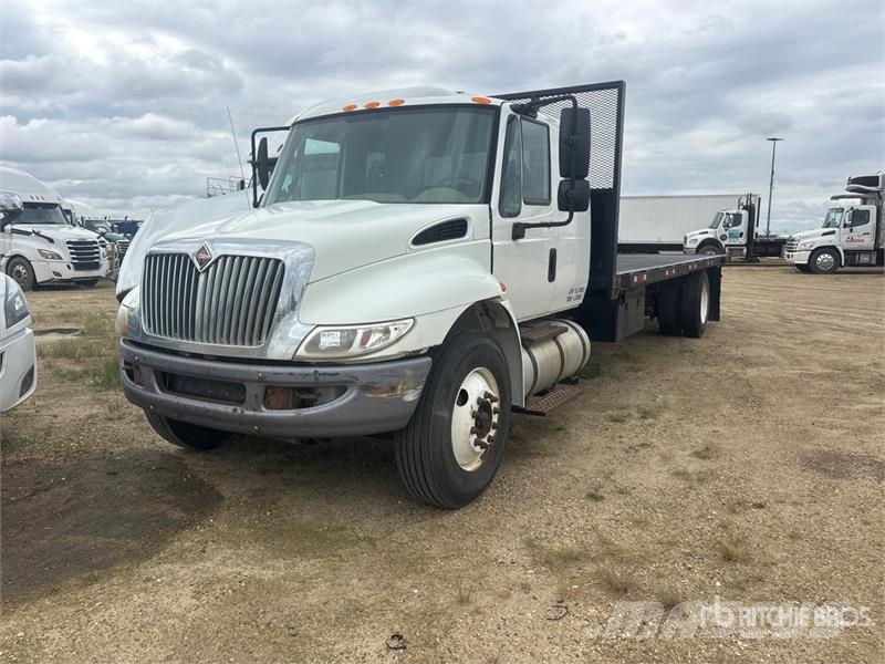 International Durastar 4300 4x2 Flatbed Truck (Inoperable) Бордови