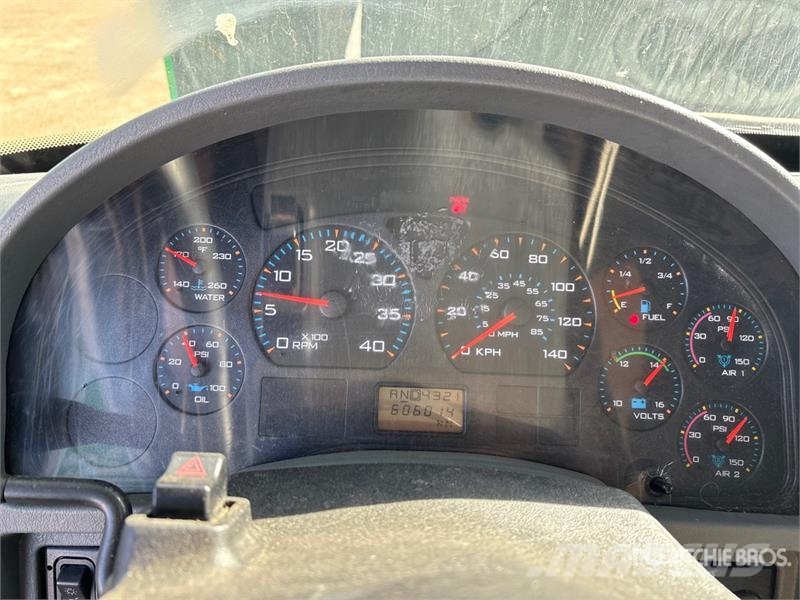 International DuraStar 4400 4x2 Van Truck Каросерии