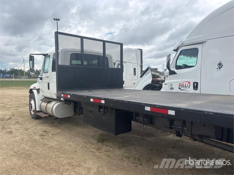 International Durastar 4300 4x2 Flatbed Truck (Inoperable) Бордови