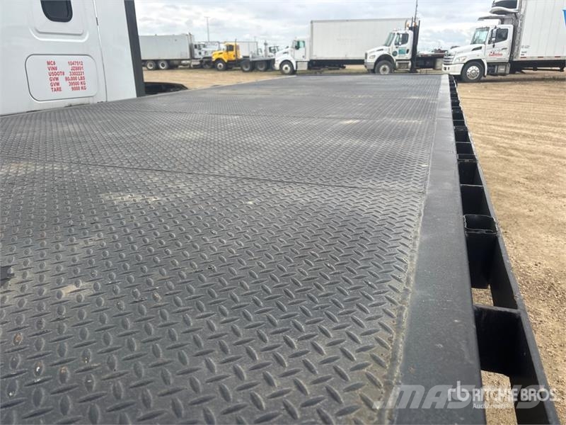 International Durastar 4300 4x2 Flatbed Truck (Inoperable) Бордови
