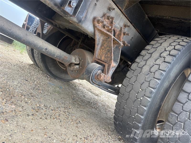 International Durastar 4300 4x2 Flatbed Truck (Inoperable) Бордови