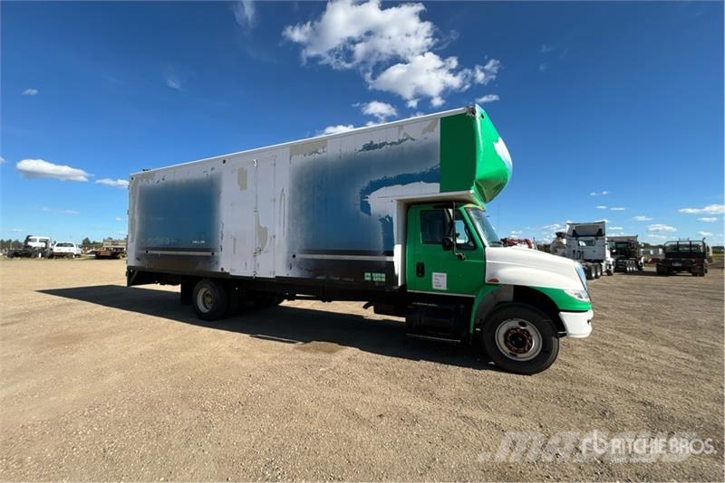 International DuraStar 4400 4x2 Van Truck Каросерии