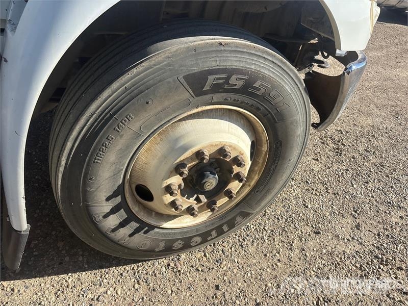 International DuraStar 4300 4x2 Cab and Chassis Cabines