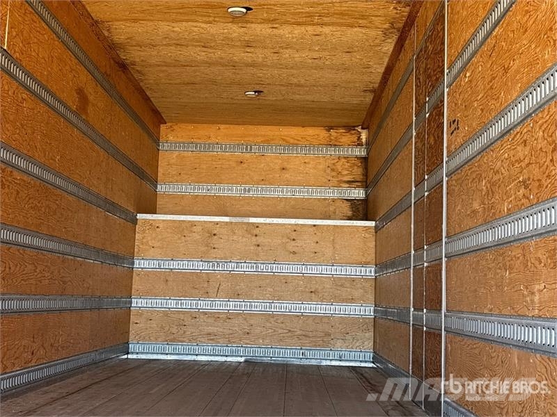 International DuraStar 4400 4x2 Van Truck Каросерии