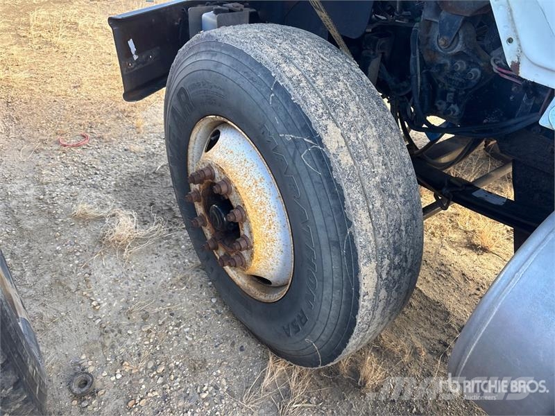 International DuraStar 4400 4x2 Cab and Chassis (Inoperable) Kabine i unutrašnjost