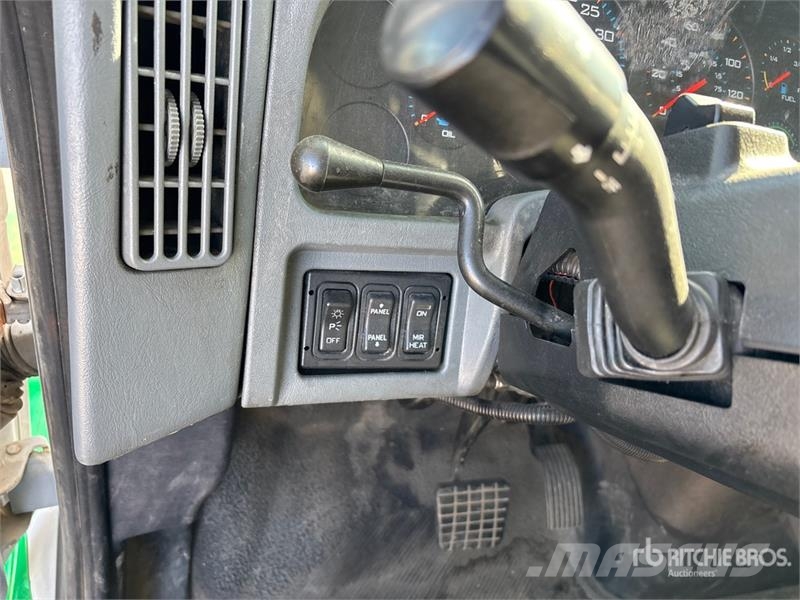 International DuraStar 4400 4x2 Van Truck Каросерии