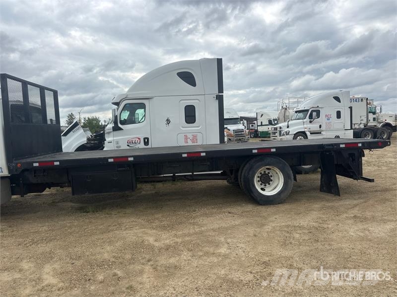 International Durastar 4300 4x2 Flatbed Truck (Inoperable) Бордови