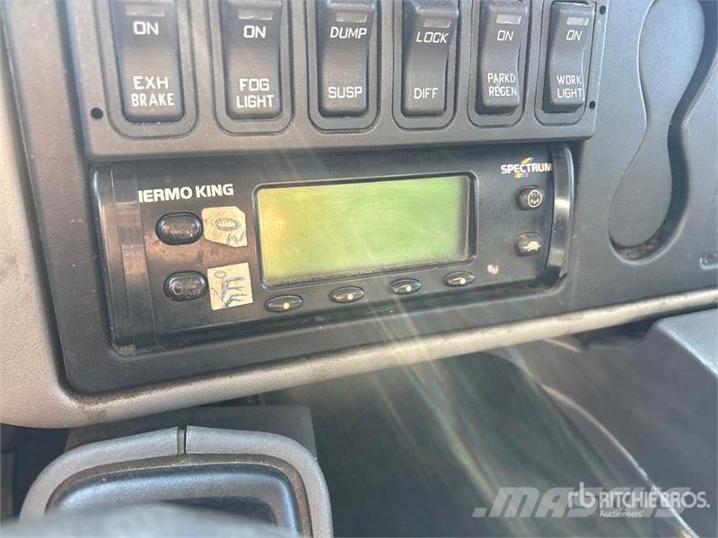 International DuraStar 4300 Kravas automašīnas - refrižeratori