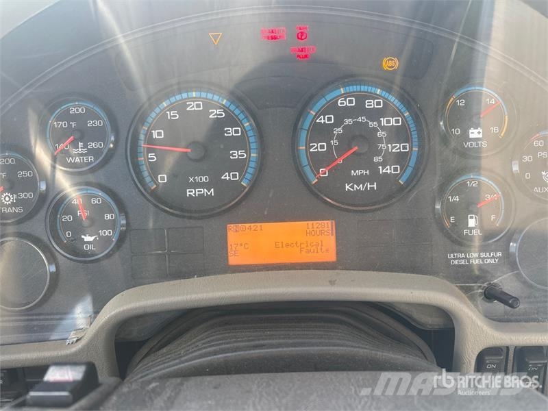 International DuraStar 4300 4x2 Cab and Chassis Cabines
