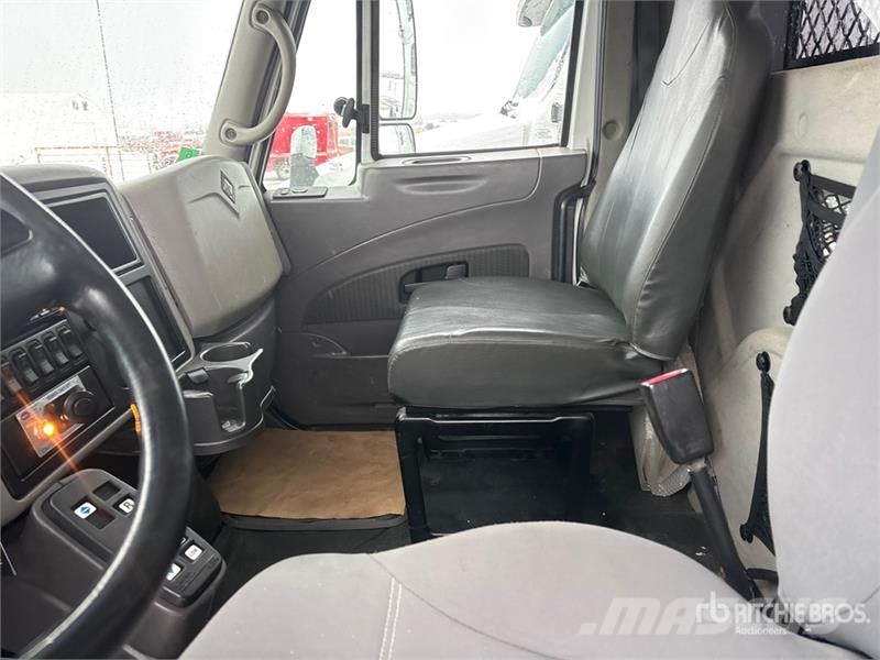 International Durastar 4300 4x2 Rollback Truck Bärgningsbilar