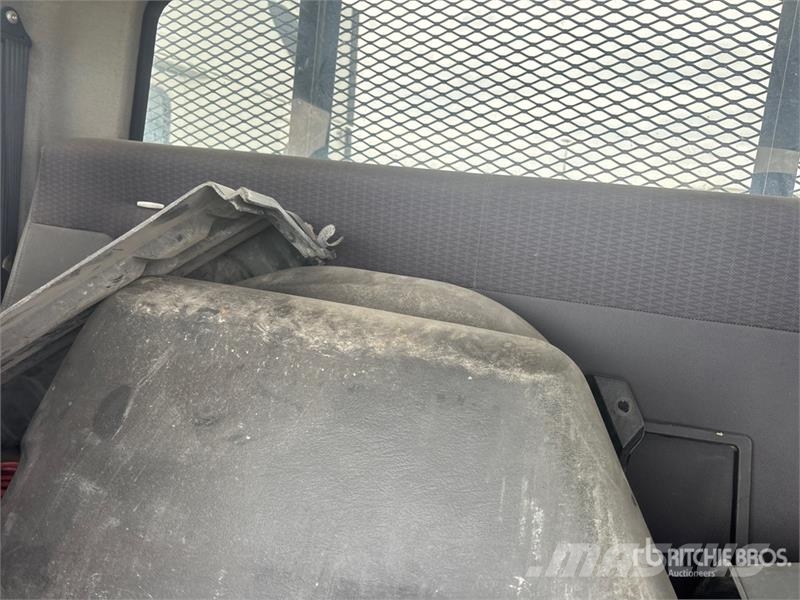International Durastar 4300 4x2 Flatbed Truck (Inoperable) Бордови