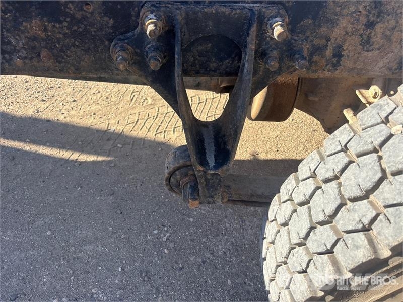 International DuraStar 4300 4x2 Cab and Chassis Cabines