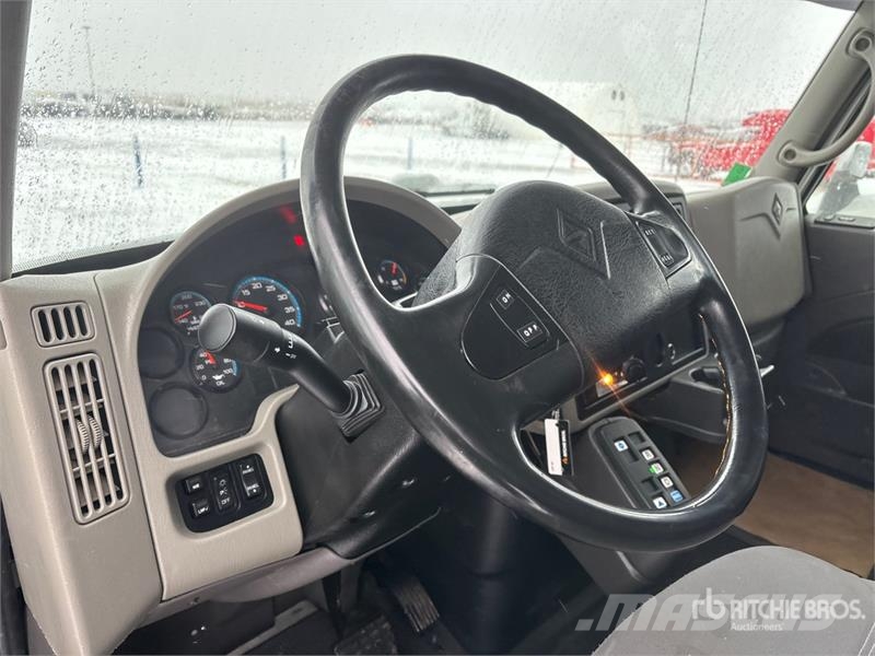 International Durastar 4300 4x2 Rollback Truck Bärgningsbilar