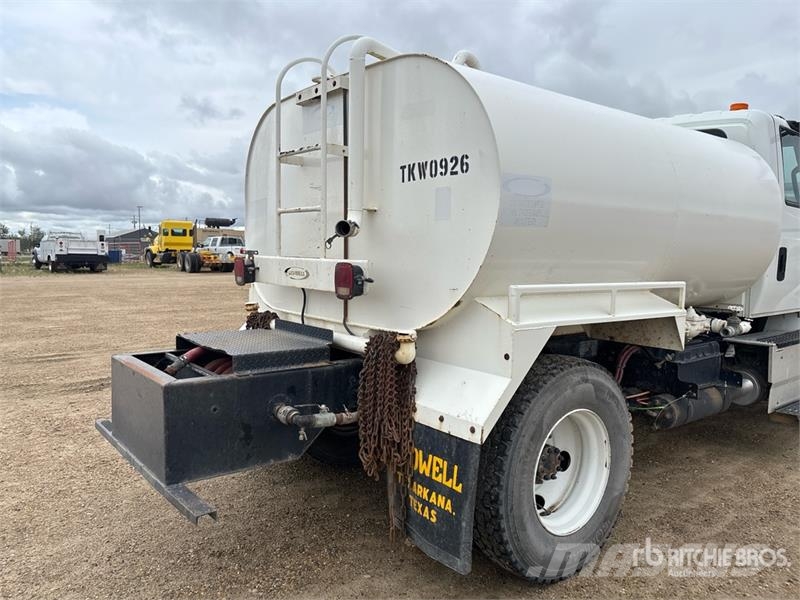 International DuraStar 4300 Auto-tanques