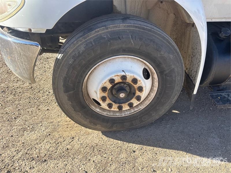 International DuraStar 4300 4x2 Cab and Chassis Cabines