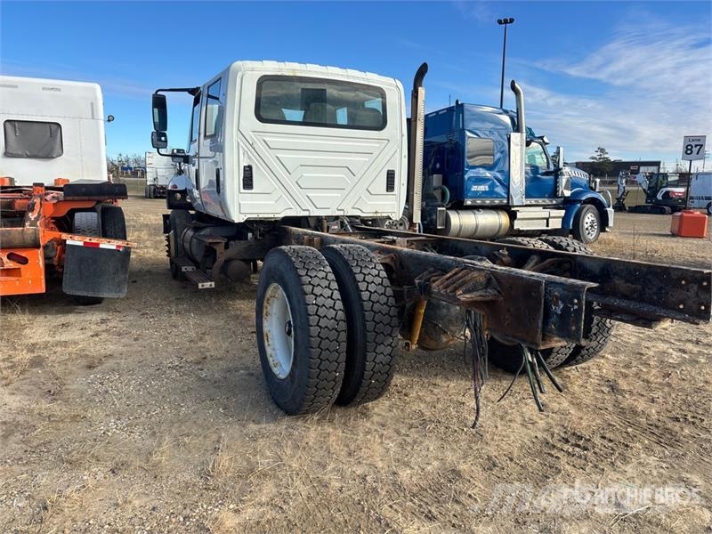 International DuraStar 4400 4x2 Cab and Chassis (Inoperable) Kabine i unutrašnjost