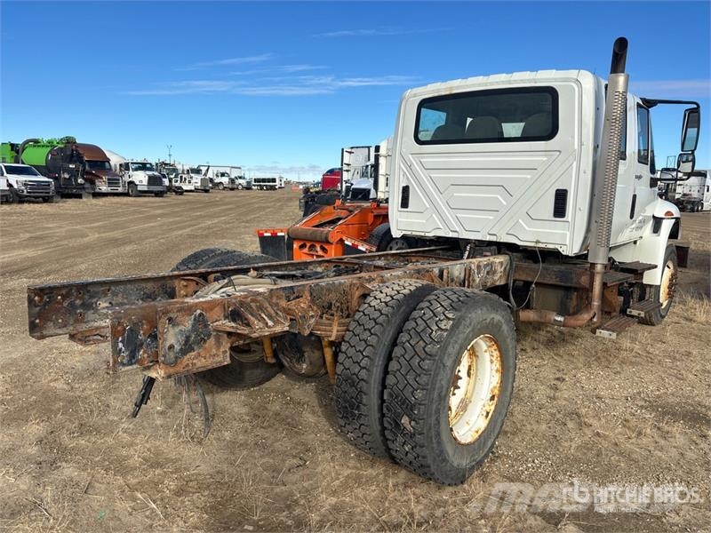 International DuraStar 4400 4x2 Cab and Chassis (Inoperable) Kabine i unutrašnjost