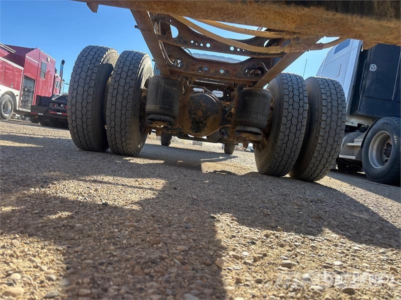 International DuraStar 4300 4x2 Cab and Chassis Cabines