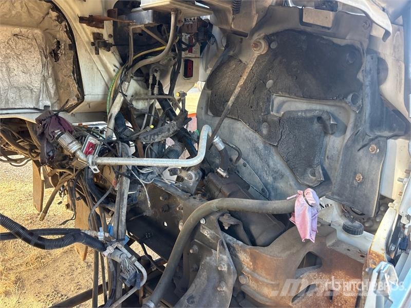 International DuraStar 4400 4x2 Cab and Chassis (Inoperable) Kabine i unutrašnjost
