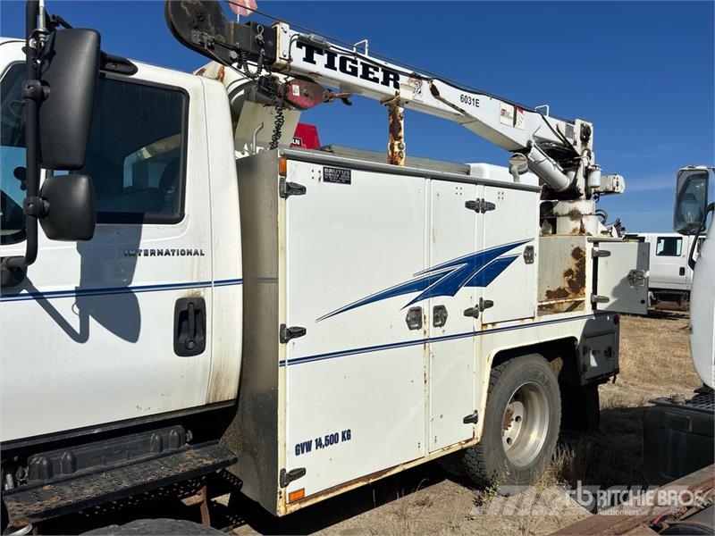 International Durastar 4300 4x2 Service Truck Forsvar/Miljø