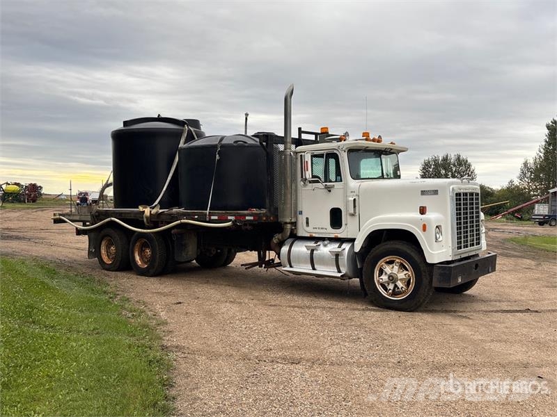 International F4270 6x4 Flatbed Truck شاحنات مسطحة/مفصلية الجوانب