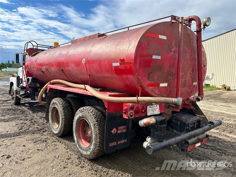 International F4370 6x4 Water Truck صهاريج مياه