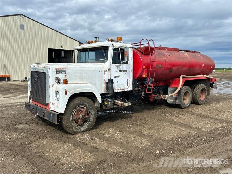 International F4370 6x4 Water Truck صهاريج مياه