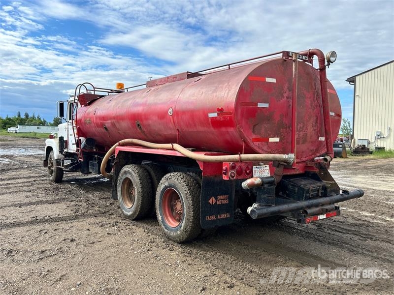 International F4370 6x4 Water Truck صهاريج مياه