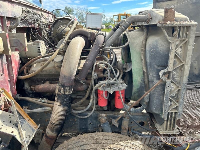 International F4370 6x4 Water Truck صهاريج مياه