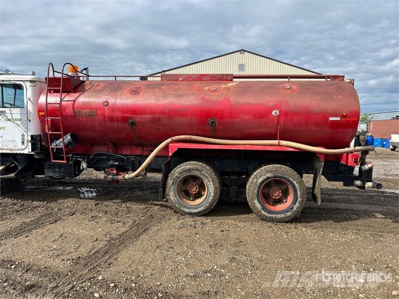 International F4370 6x4 Water Truck صهاريج مياه