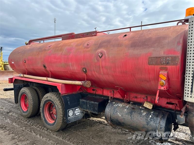 International F4370 6x4 Water Truck صهاريج مياه