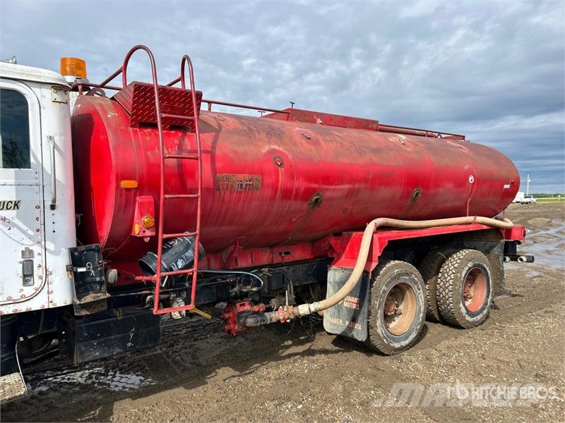 International F4370 6x4 Water Truck صهاريج مياه