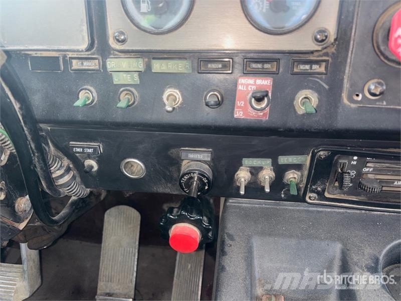 International F9370 Βυτία νερού